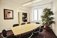 5VN66 - meeting room.jpg